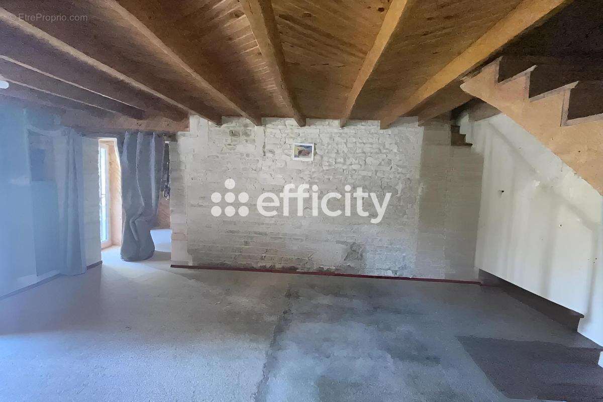Maison 178 m² à Oradour  - photo 4