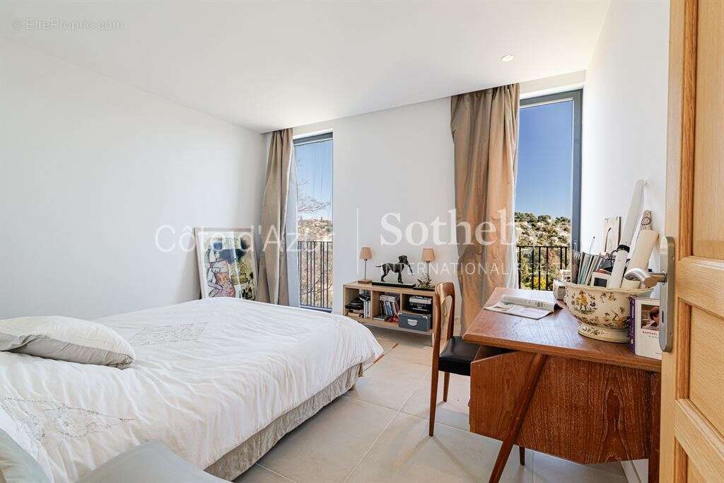 Villa d'architecte contemporaine à vendre à Vence avec piscine et appartement indépendant - photo 19