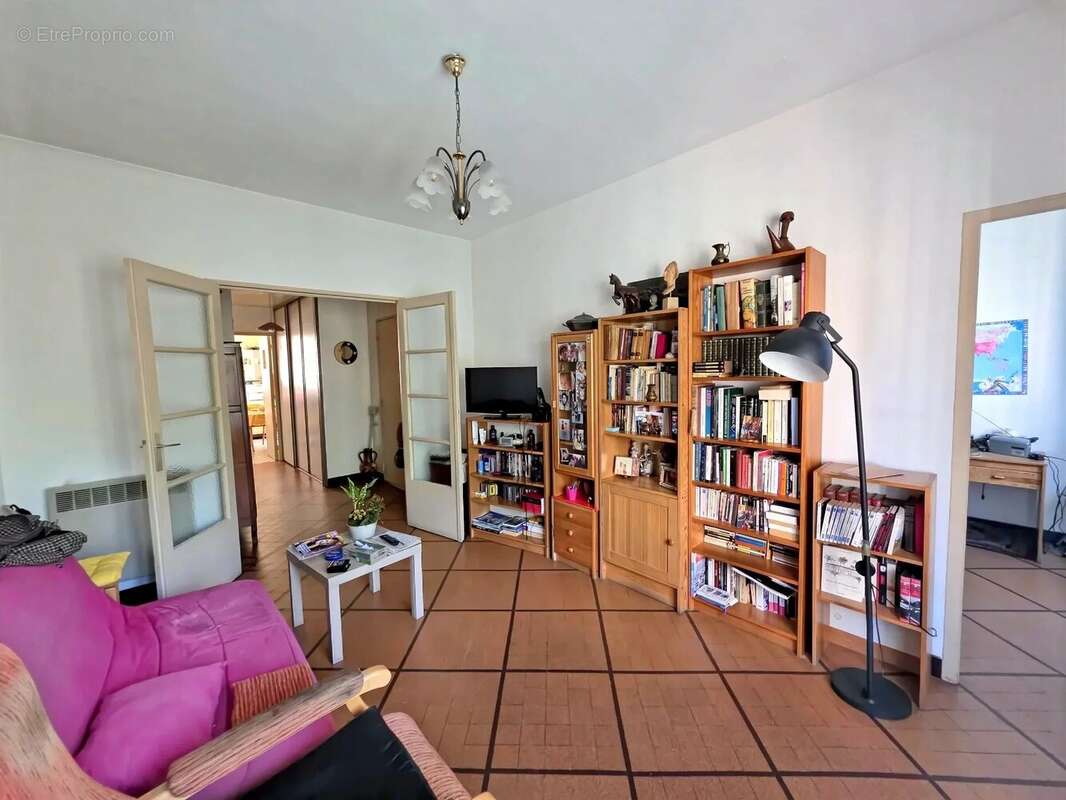 Appartement à MARSEILLE-2E