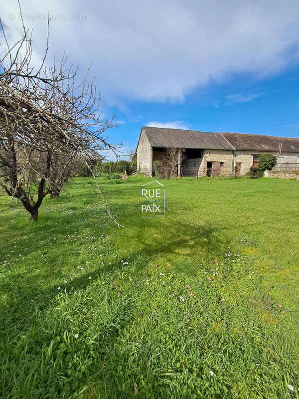 Maison située à Antran avec dépendances et grand jardin ! - photo 14