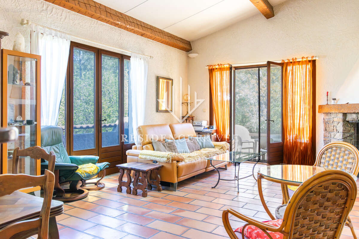 Maison à SOLLIES-TOUCAS