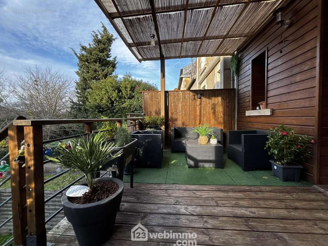 De 14,8 m2, sans vis-à-vis, - Maison à CHATELLERAULT