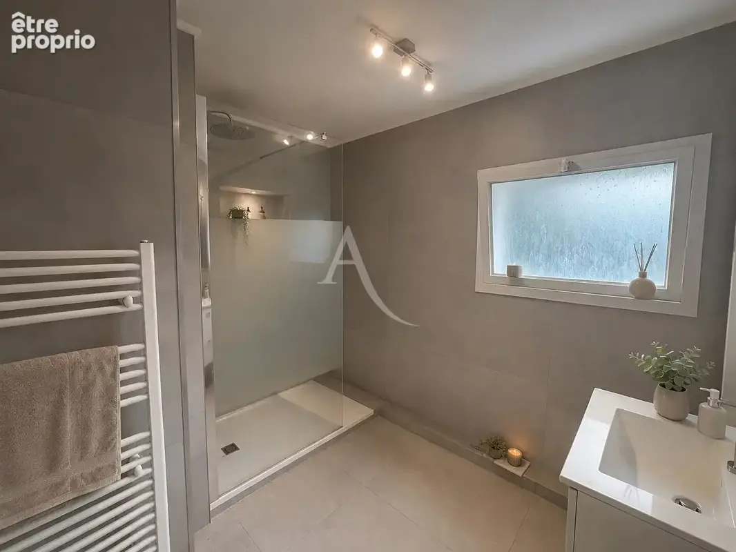 Villa t3/4 rénovée avec jardin proche centre - photo 7
