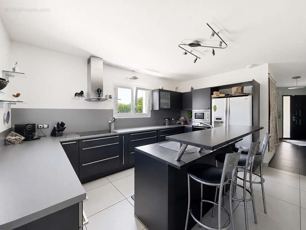 Belle villa familiale 200m2 4 chambres à CHENS SUR LEMAN (74) - photo 4