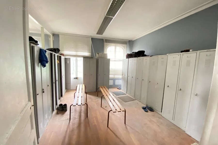 Maison indépendante en RDC+ 2 niveaux sur sous-sol à usage de bureaux de 112 m² à Boulogne Billancourt à vendre. Bâtiment plein  - photo 4