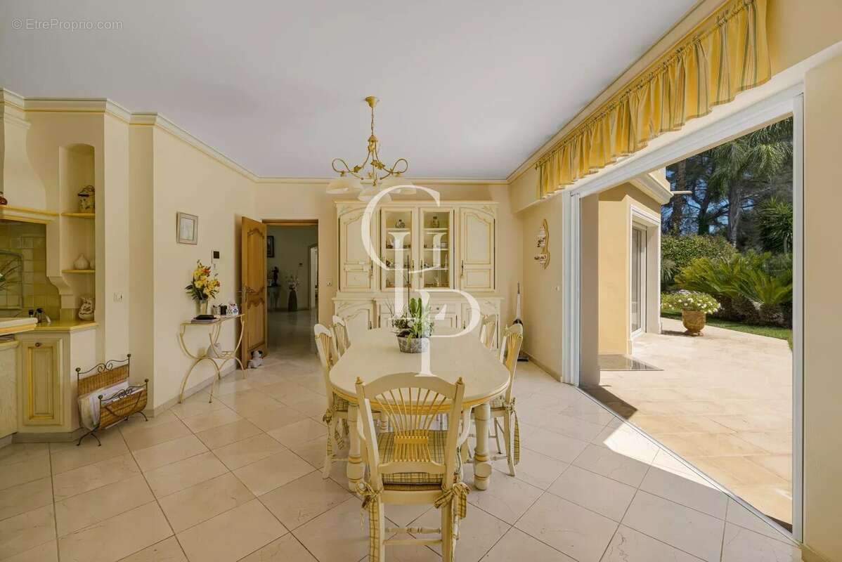Maison à MOUGINS