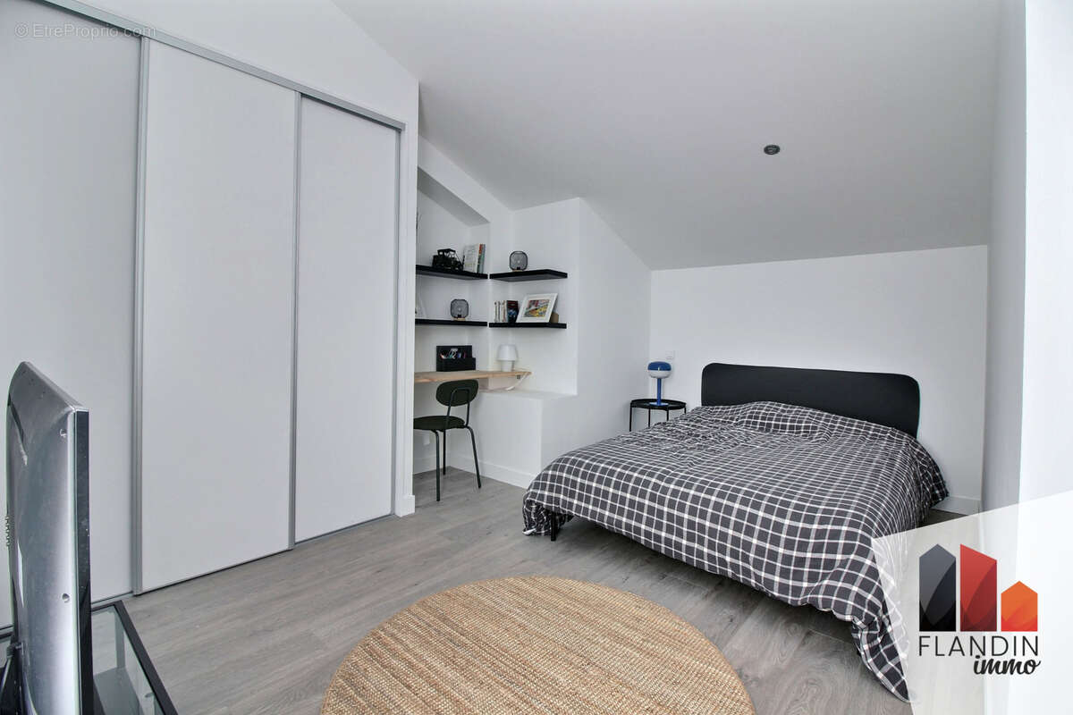 Appartement à MILLERY