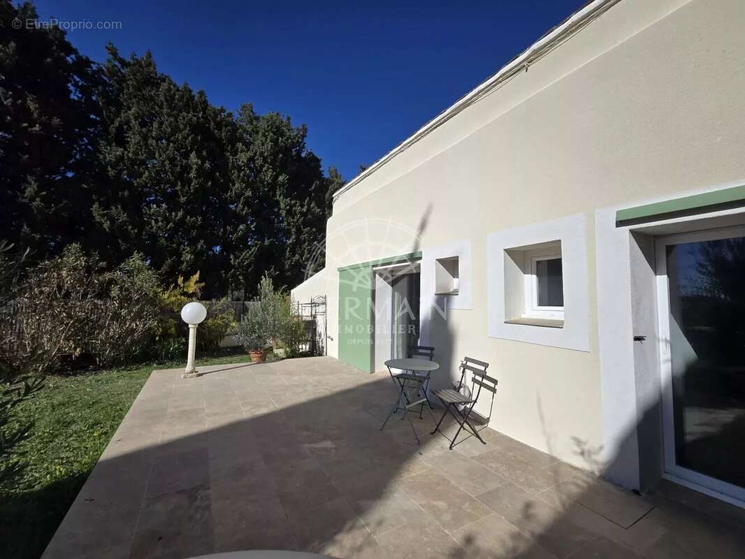 Maison à L'ISLE-SUR-LA-SORGUE