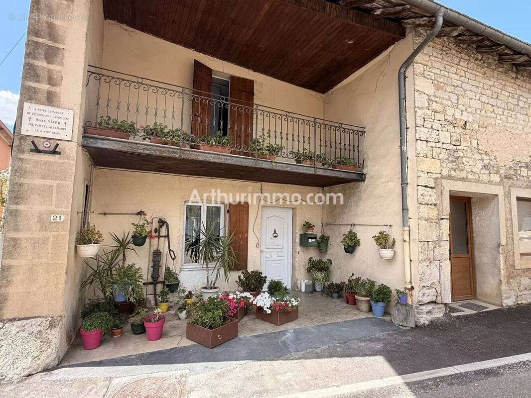 Maison à CROTENAY