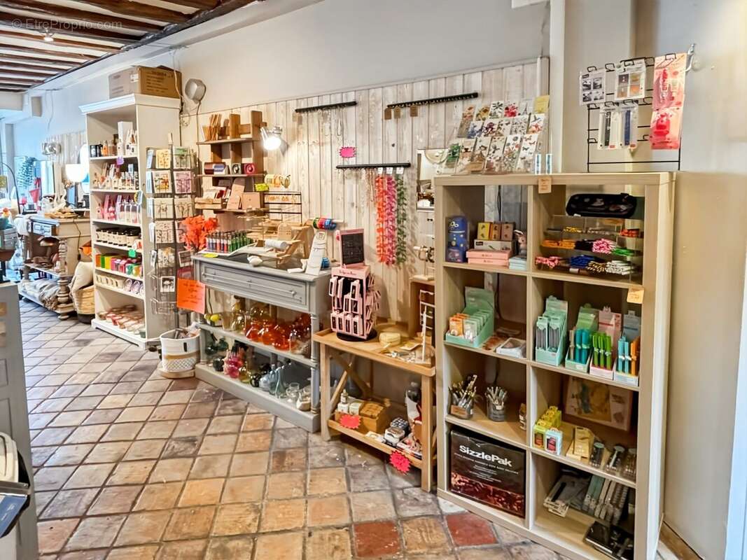 Commerce 66 m² à Etampes  - photo 4