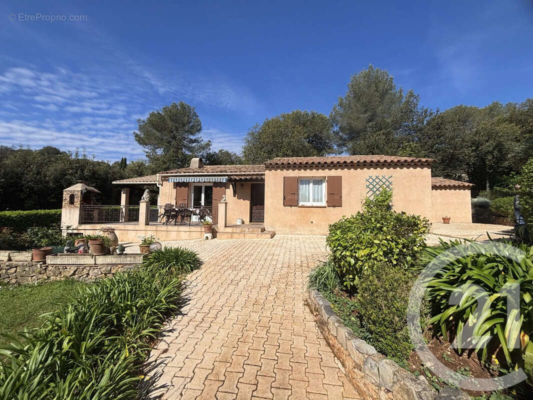 Maison à VALBONNE