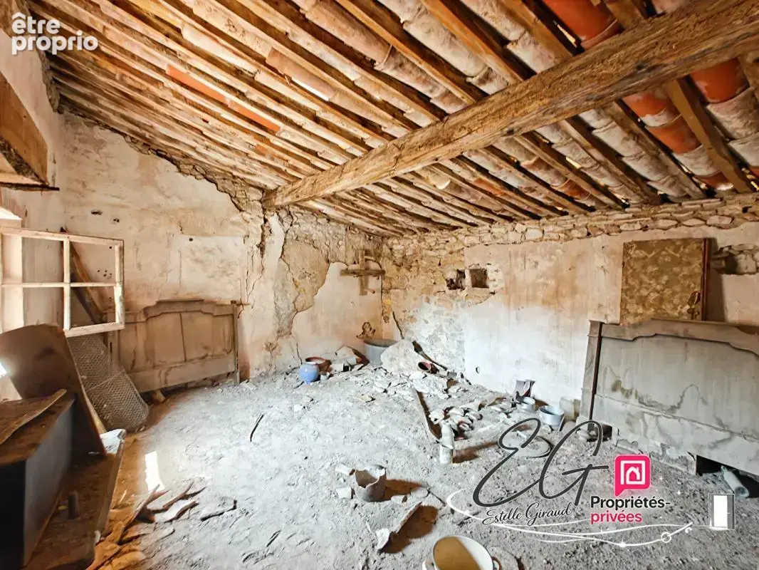 Maison en pierre à rénover :  jardin, garage, grenier aménageable - photo 14