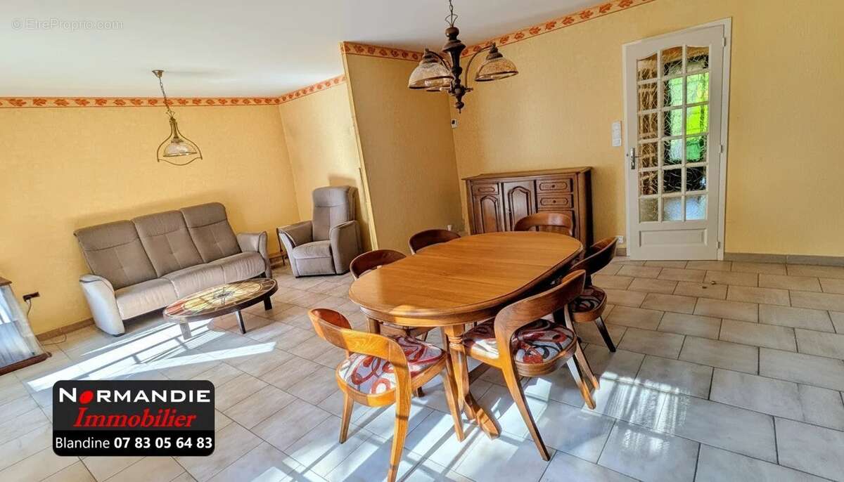 Maison à LA TRINITE-DU-MONT