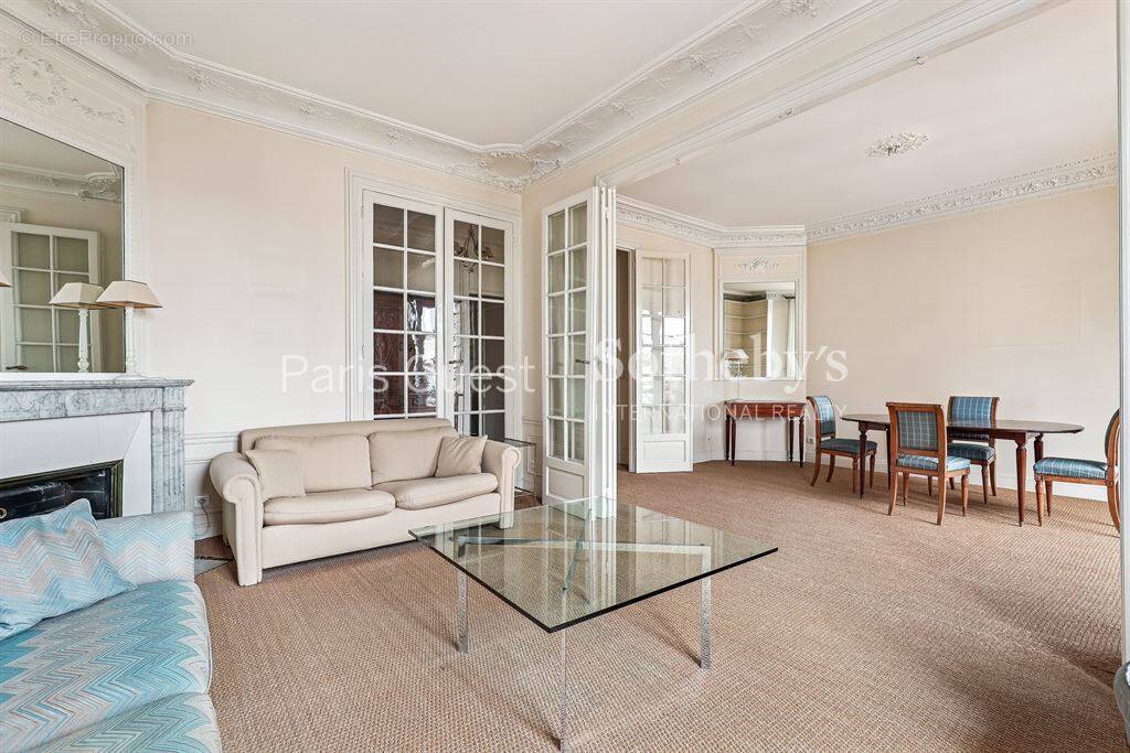 Appartement à NEUILLY-SUR-SEINE