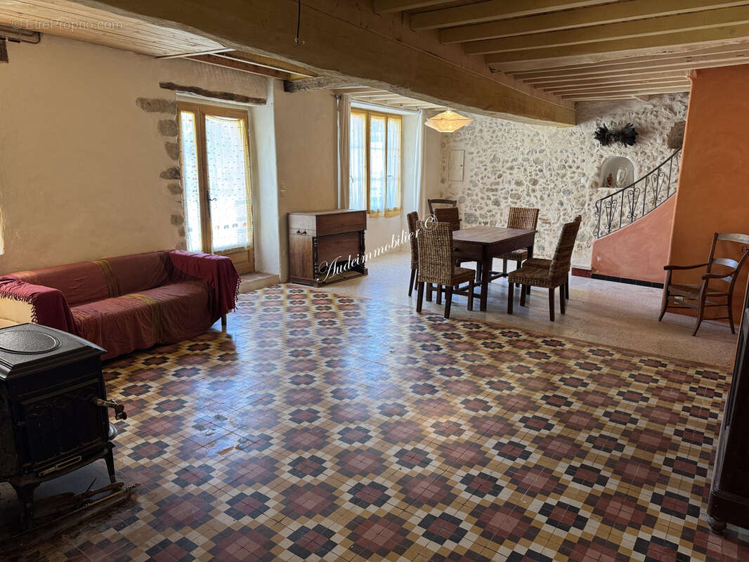 Maison de village avec cave - photo 2