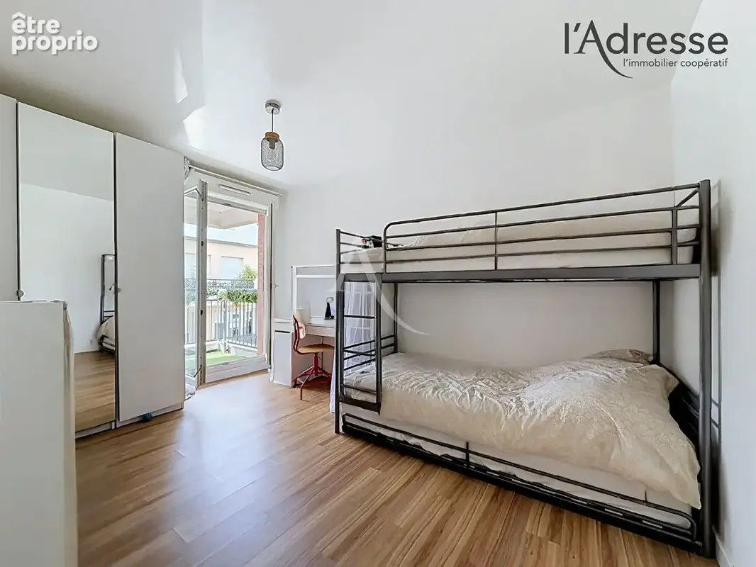 SURESNES/ Florent Dancourt - Appartement 3 pièces 61m² - 2 Balcons - 1 Parking - photo 7
