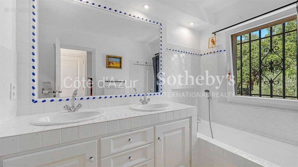 Maison à PLAN-DE-LA-TOUR