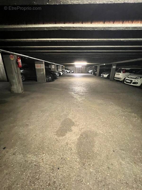 Parking à PUTEAUX