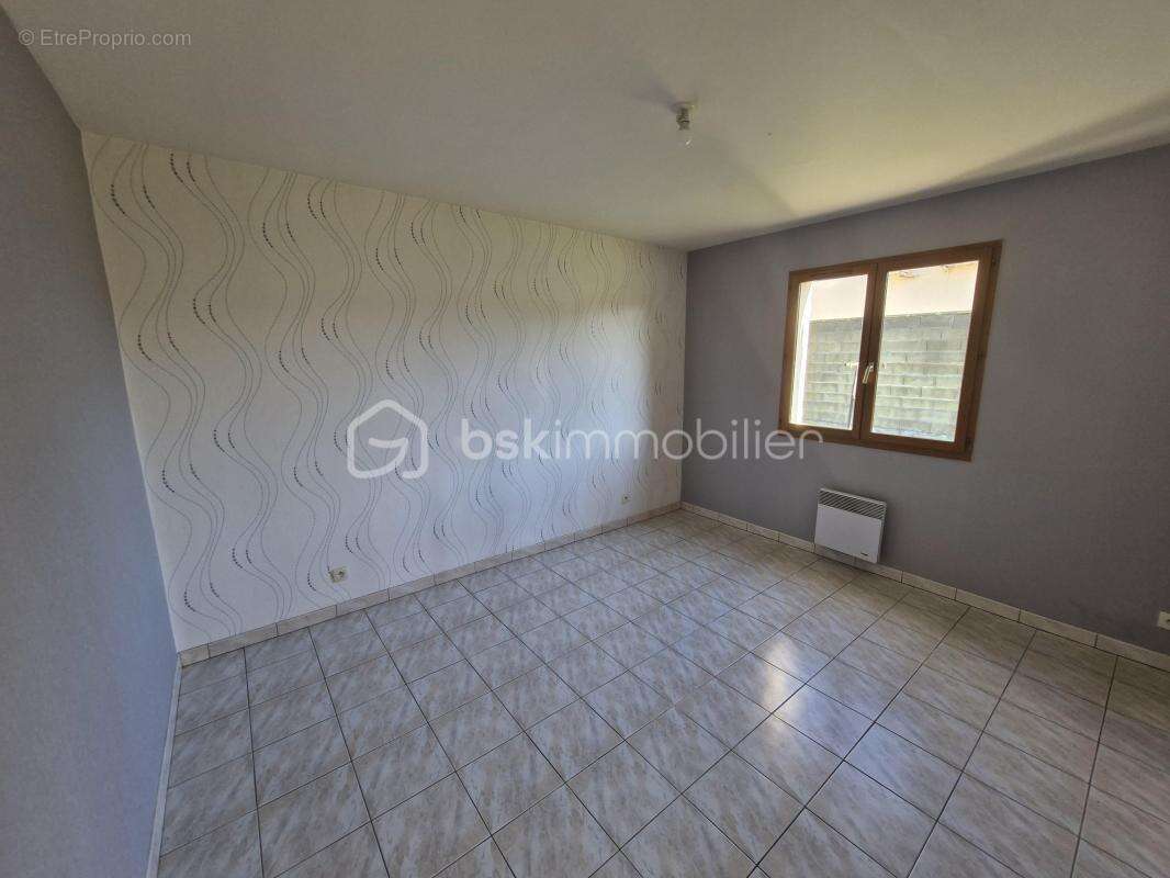 Maison à COUTRAS
