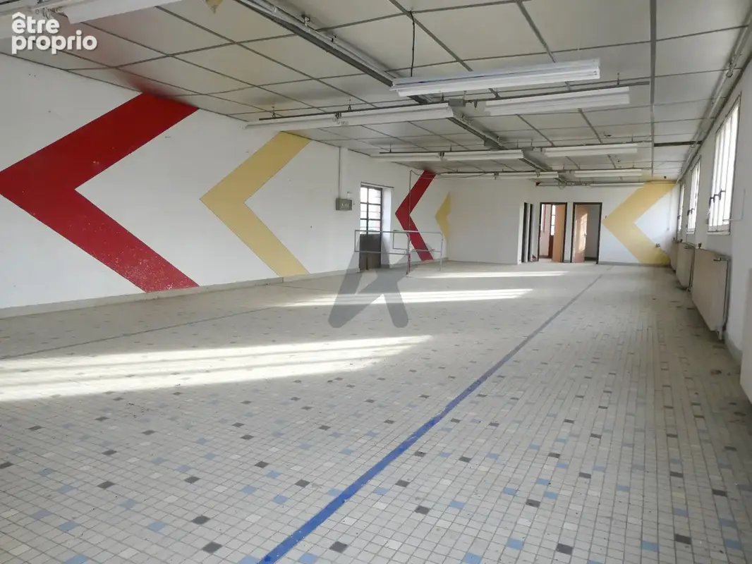 Grande dépendance en pierre de plus de 400 m2 avec 2800 m2 de terrain - photo 4