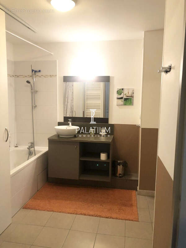 Appartement à GREOUX-LES-BAINS