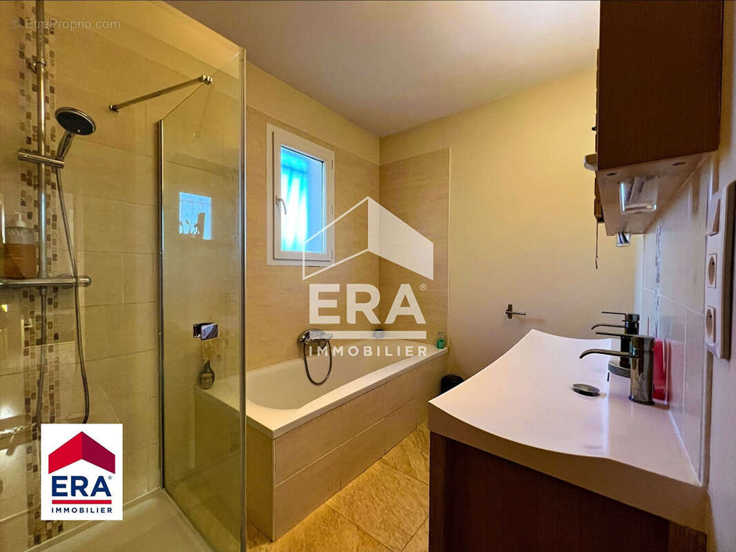 Maison à PERNES-LES-FONTAINES