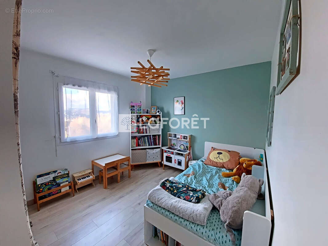 Maison à SAINT-JEAN-BONNEFONDS