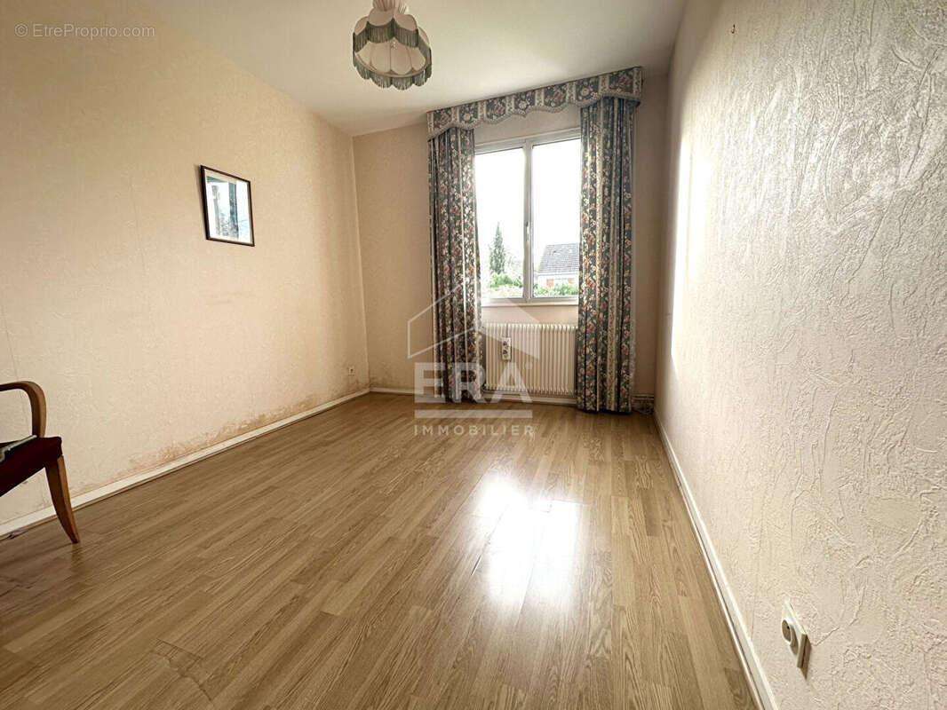 Maison à VILLENEUVE-LA-GUYARD