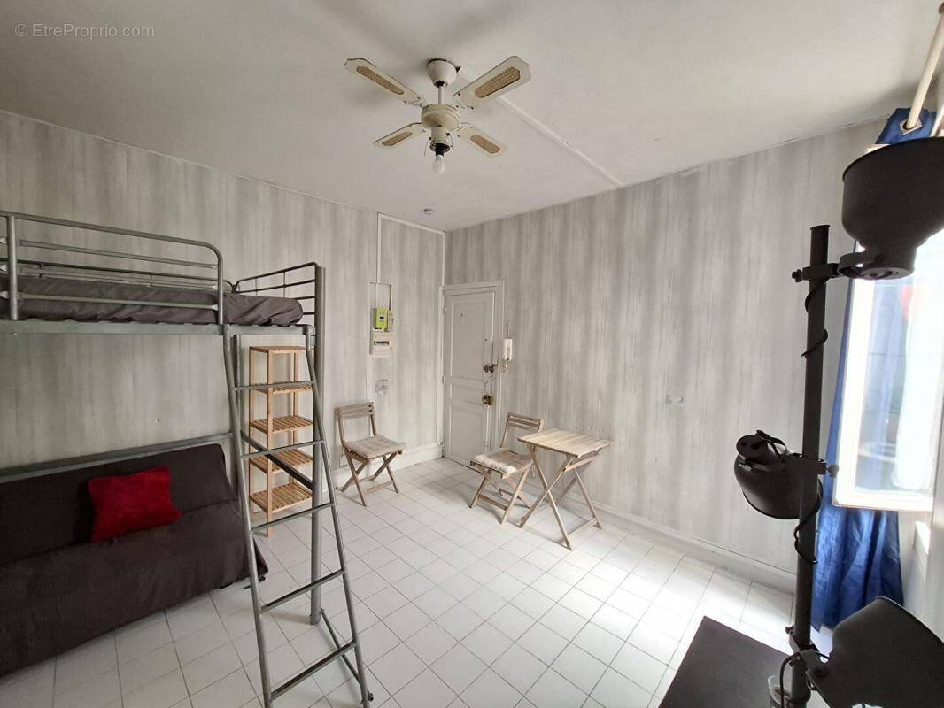 Appartement à PARIS-14E