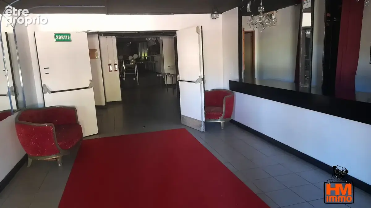 Commerce 624 m² à vendre à Saint-Leonard-De-Noblat (87400) - photo 3