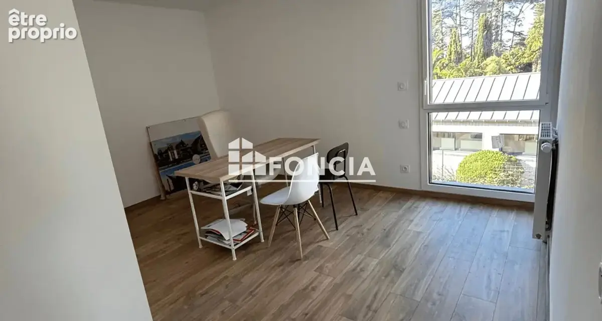 Spacieux Appartement T3, beaux volumes, cuisine aménagée, grand balcon, garage, prestations qualitatives - photo 4