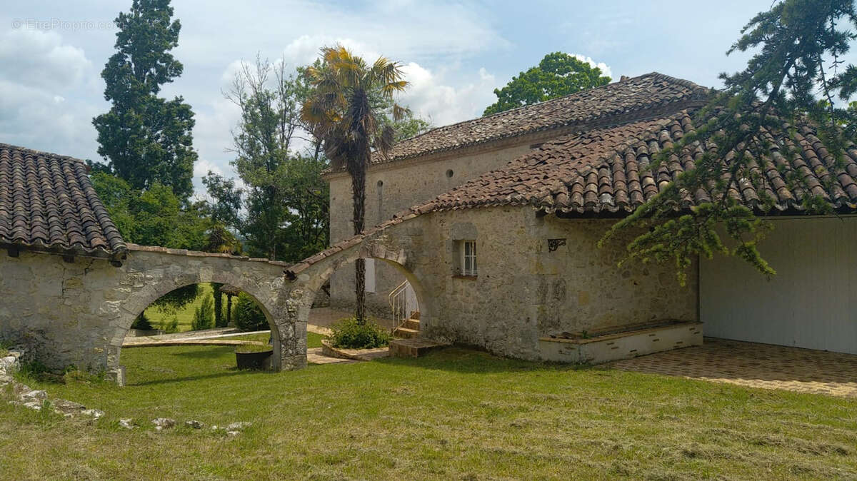 Maison à COURS