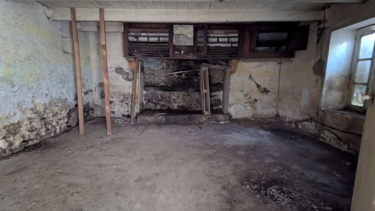 Maison à PLONEVEZ-PORZAY