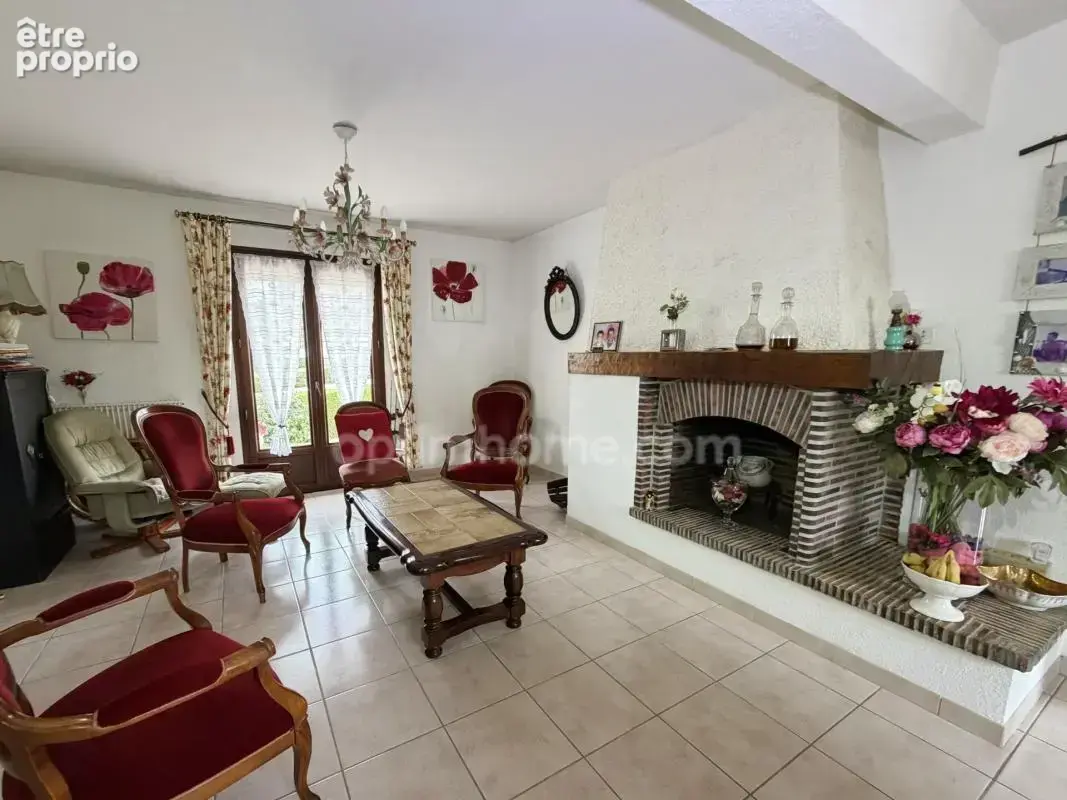 Maison de 6 pièces avec 4 chambres, double salon et sous-sol complet – Livarot Pays d’Auge (14140) - photo 5