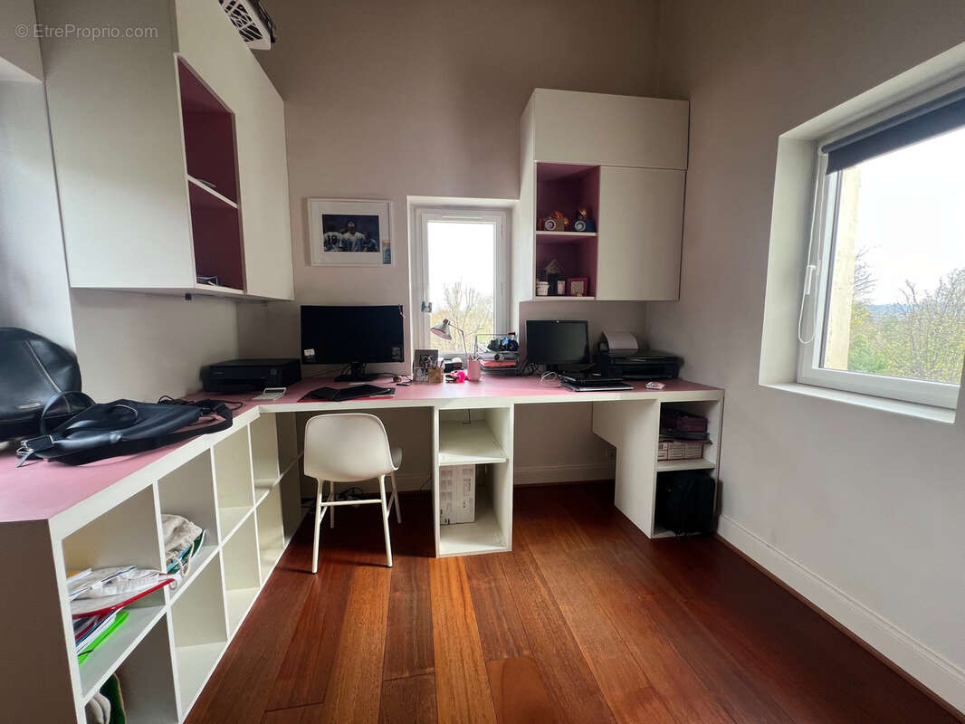 Appartement à COLLONGES-AU-MONT-D'OR