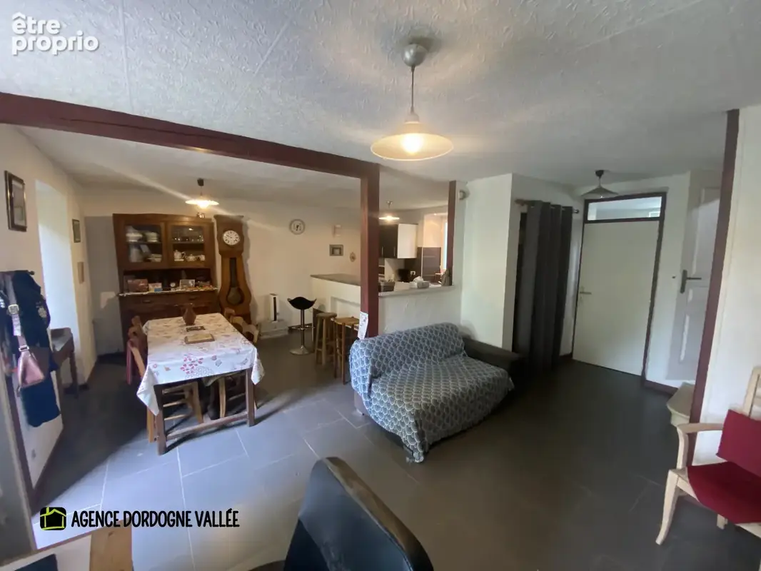 Maison avec beau terrain et hangar - photo 3