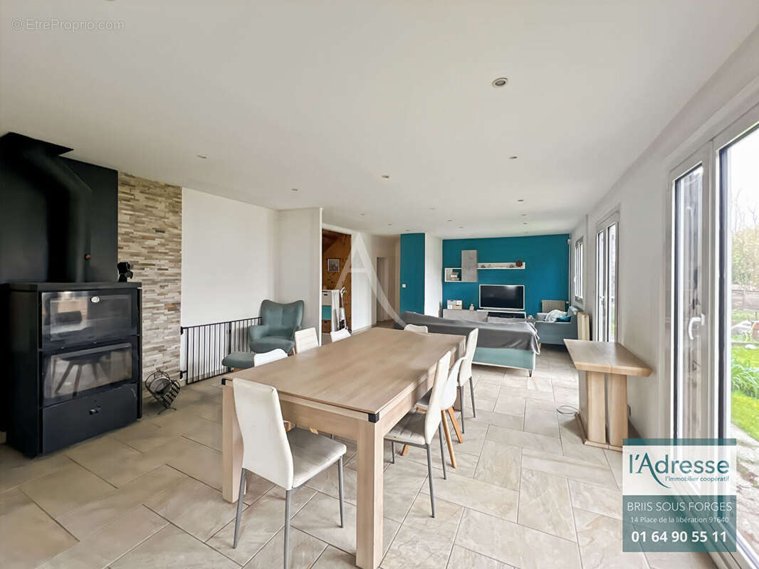 Maison à VAUGRIGNEUSE