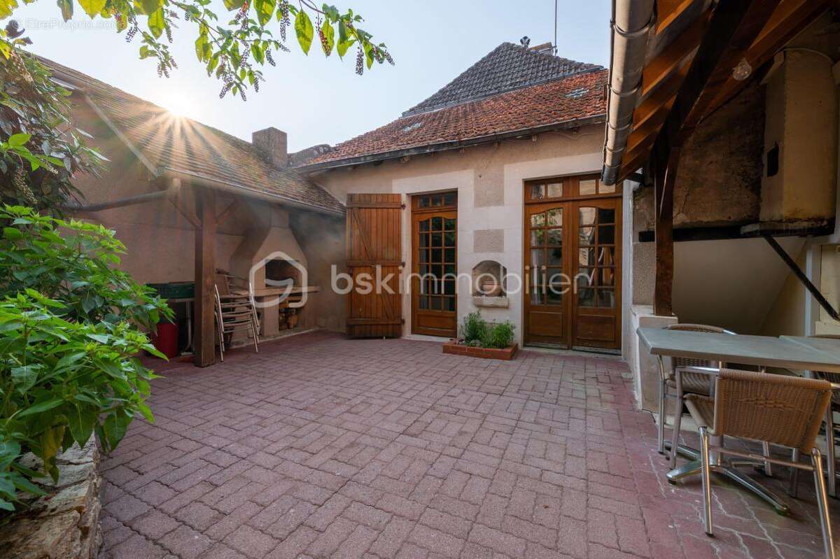 Maison de caractère – 121 m² – 3 chambres – cour intérieure – grenier aménageable – Buzançais - photo 17