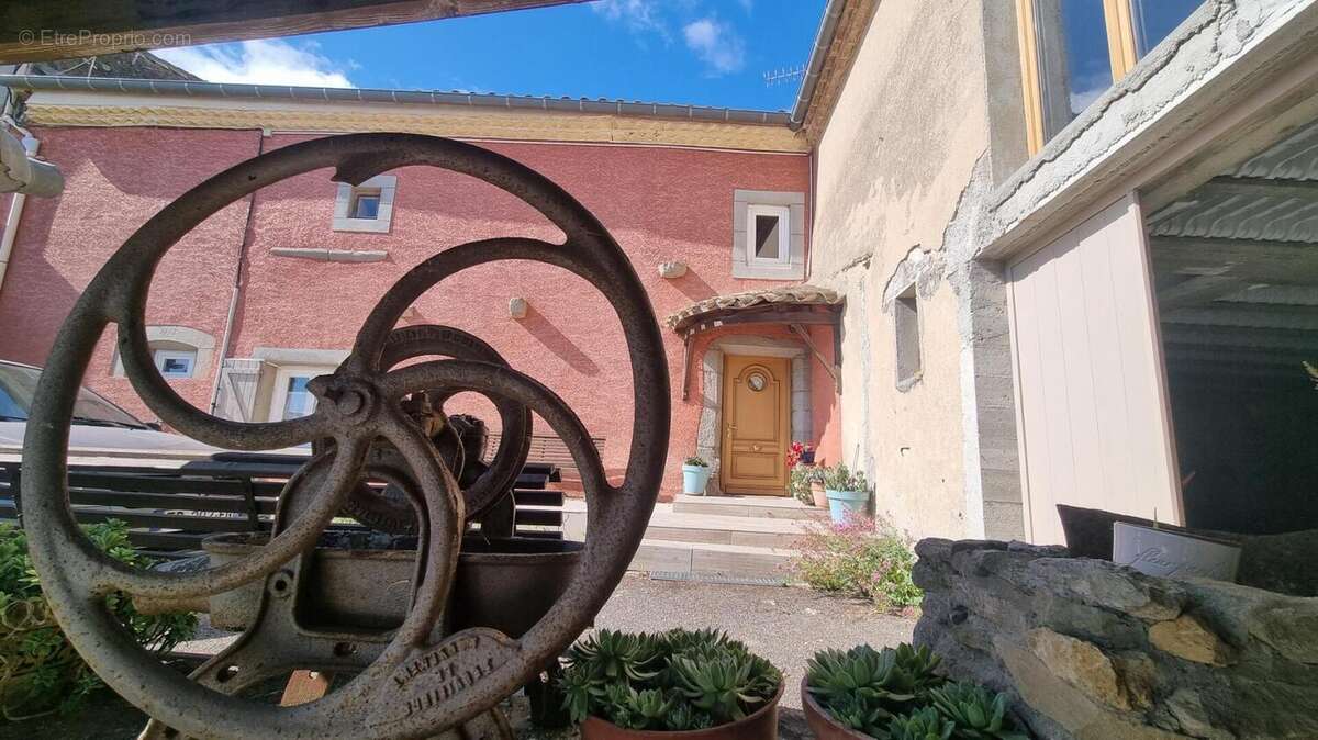 20250802102156 - Maison à CARCASSONNE