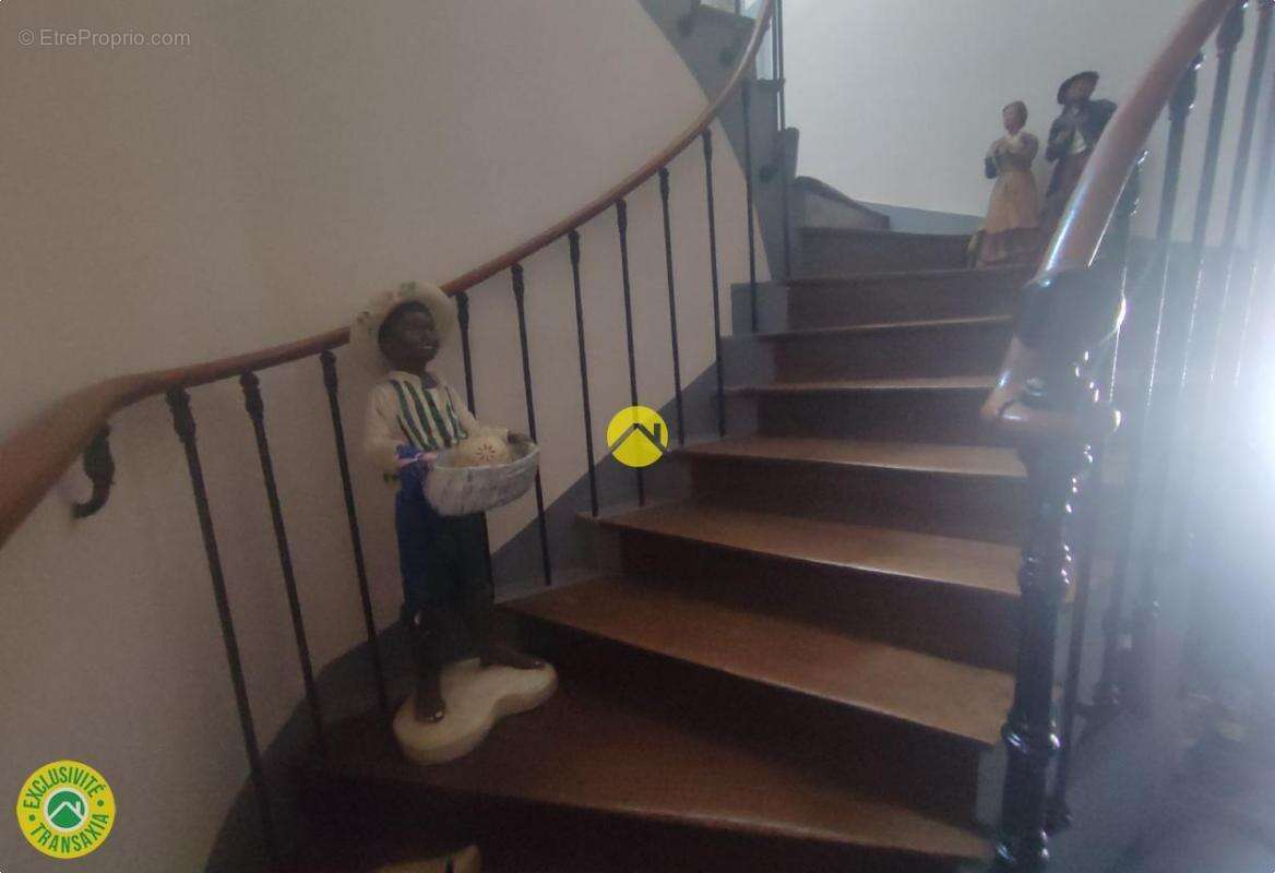 Commerce à VAILLY-SUR-SAULDRE