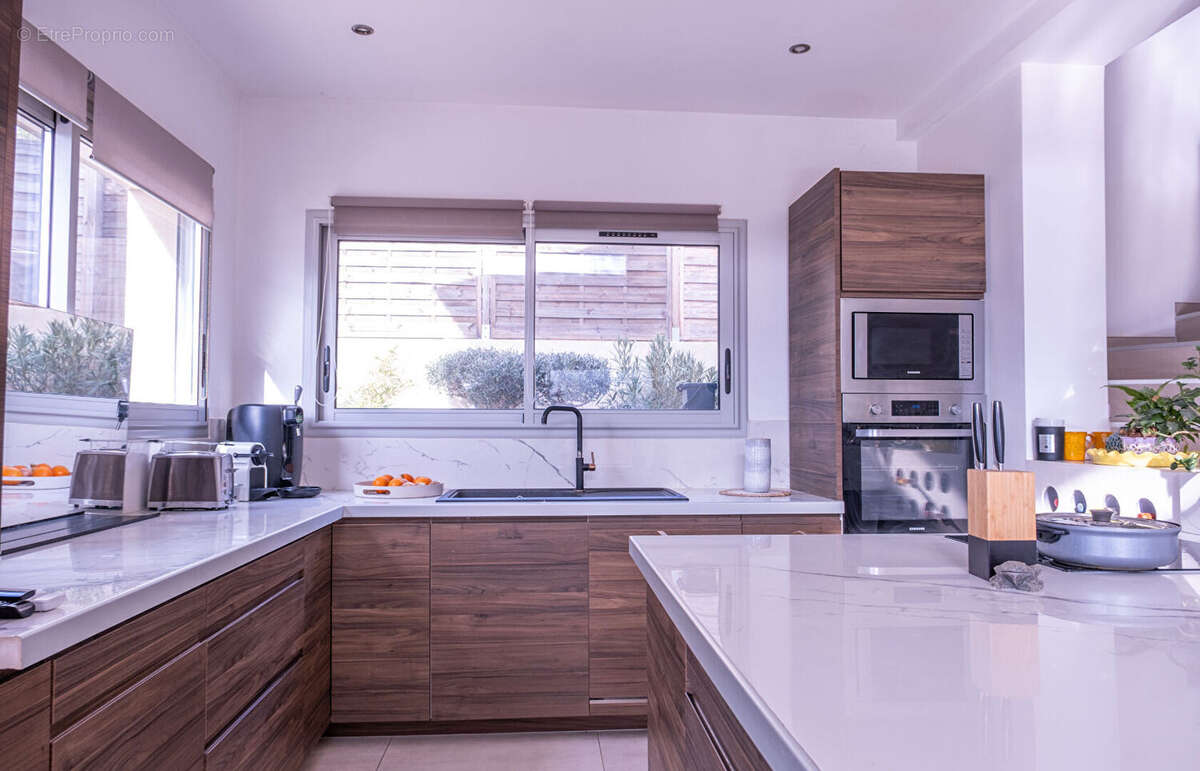 Maison à SAINTE-ANASTASIE-SUR-ISSOLE