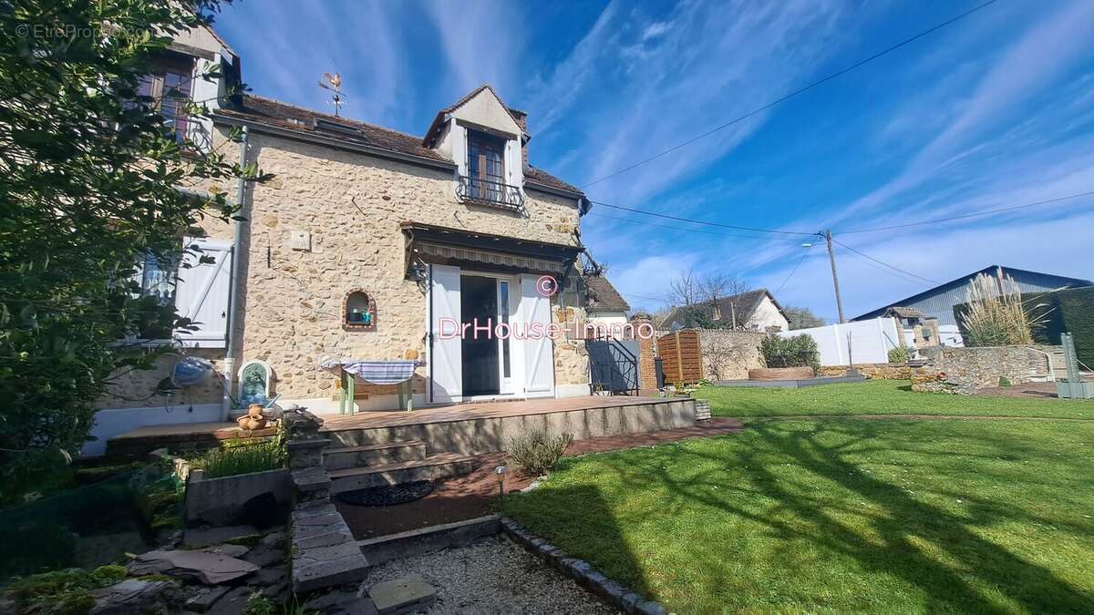 Maison 137 m² à Donnemarie-Dontilly  - photo 2