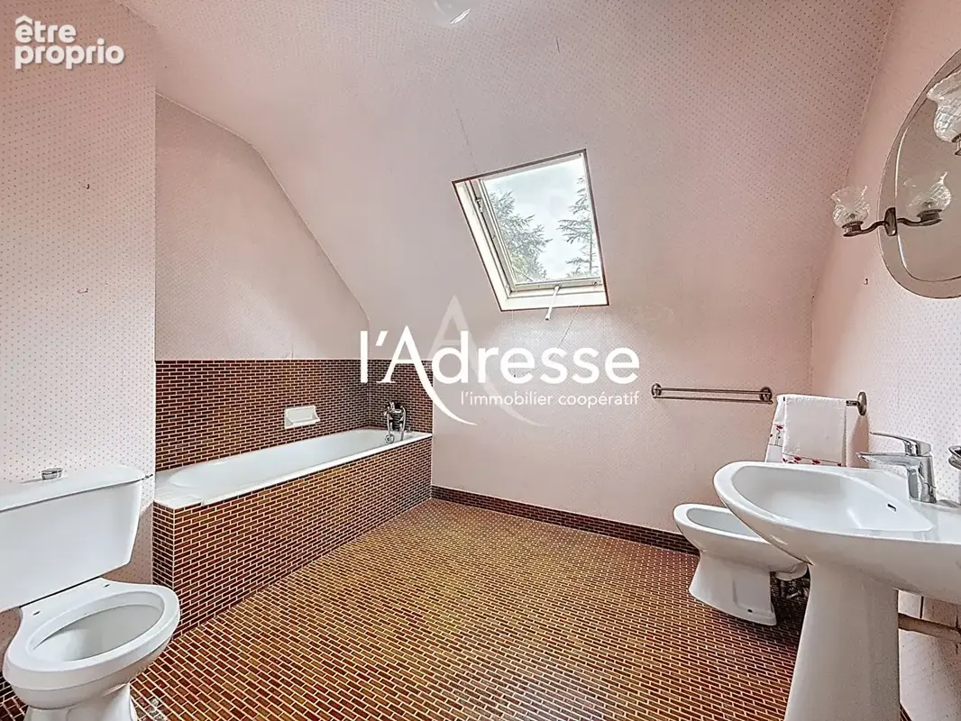 Maison familiale à vendre à SAINT-AVERTIN - 145m² sur terrain de 1650m² - Environnement calme et verdoyant - photo 6