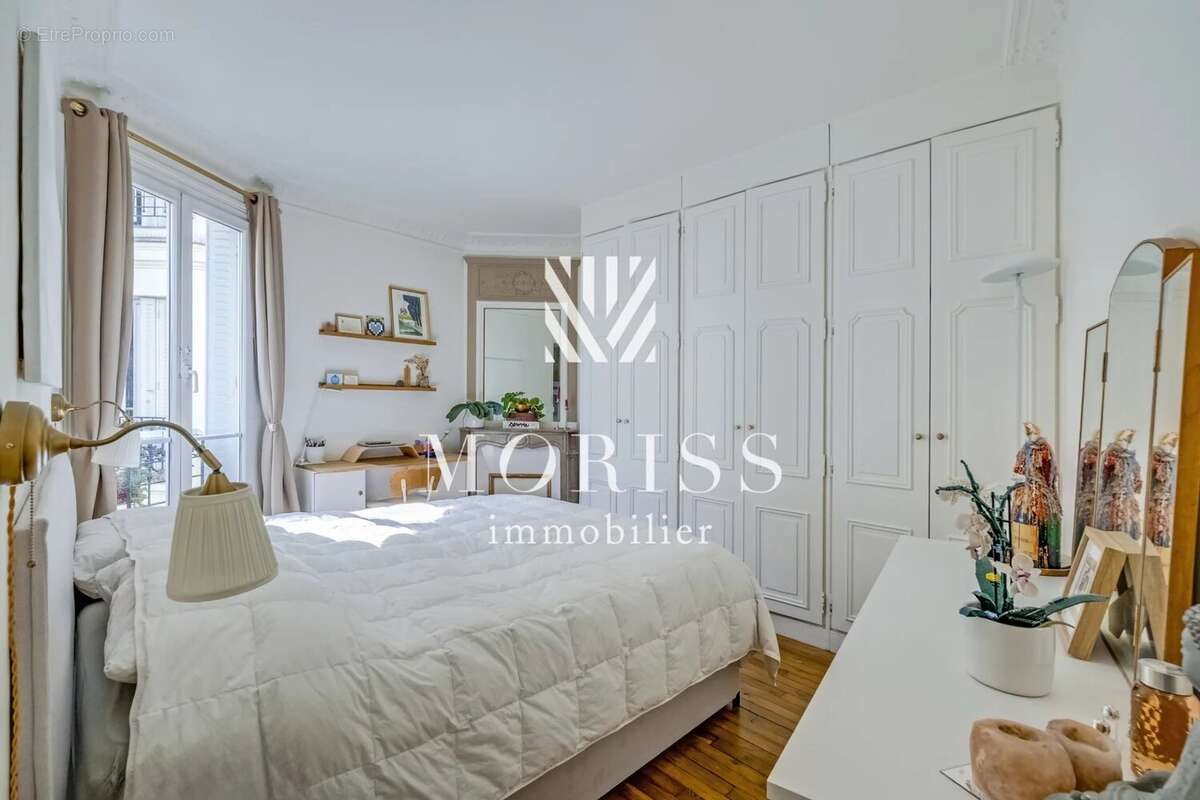 Appartement à PARIS-17E