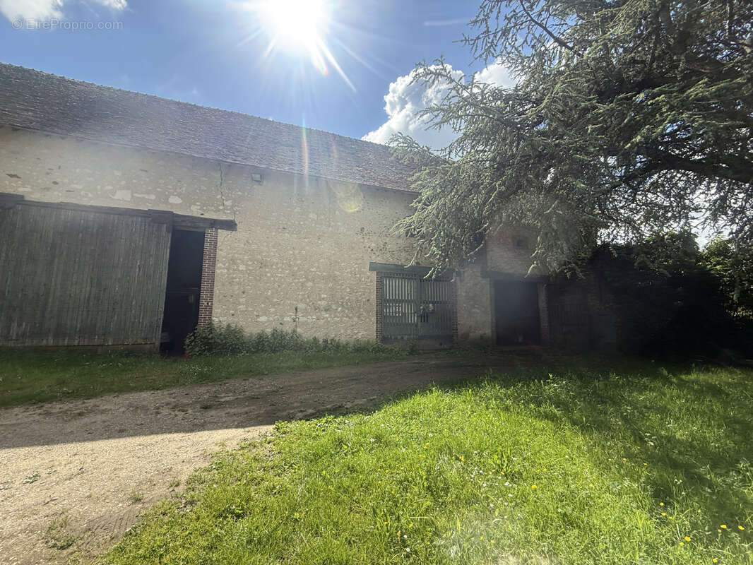 Maison à BELLOU-SUR-HUISNE