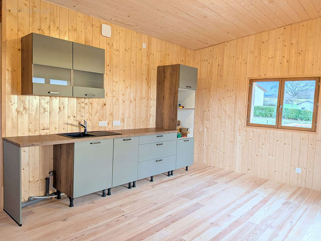 Maison à ROANNES-SAINT-MARY