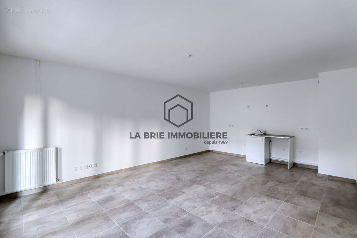 Appartement à PONTAULT-COMBAULT