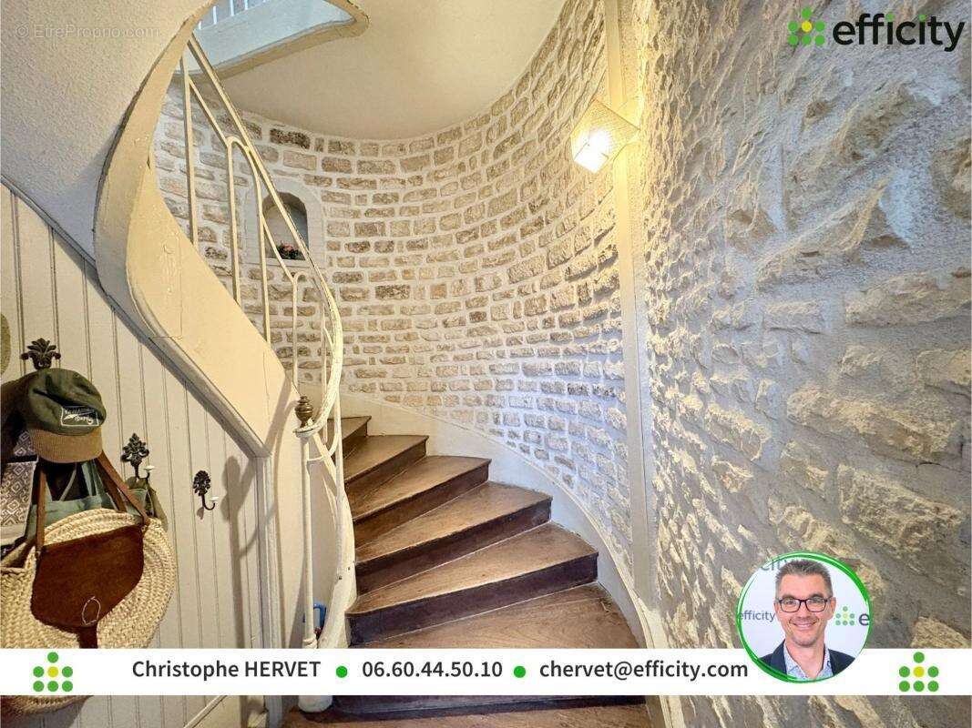 Maison 381 m² à Ruffec  - photo 13