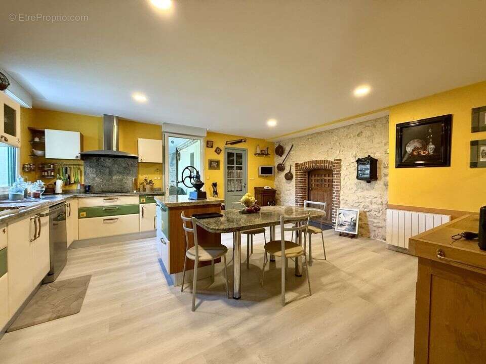 Maison à LONGUEVILLE