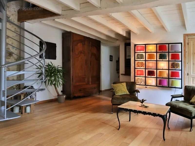 Ancienne ferme avec 6 chambre en très bonne état sur plus d'un hectare - photo 16